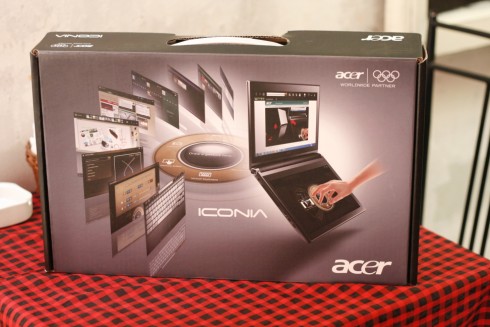 Laptop kiểu dáng đột phá với 2 màn hình ở Việt Nam