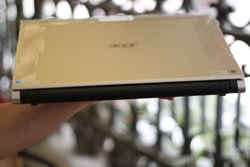 Mặt trước của máy.