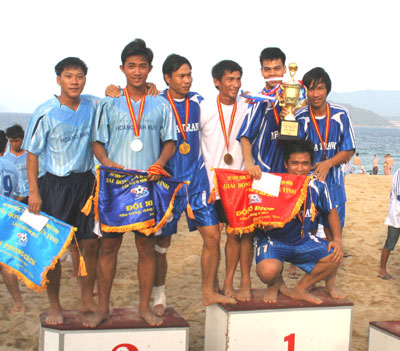 Đội bóng Nha Trang đoạt chức vô địch