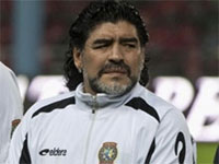 "Cậu bé vàng" Maradona đã tìm được bến đỗ mới