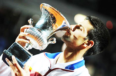 Sharapova trở lại, Djokovic bất khả chiến bại