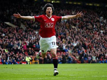 800 người bảo vệ trận cầu của Park Ji Sung