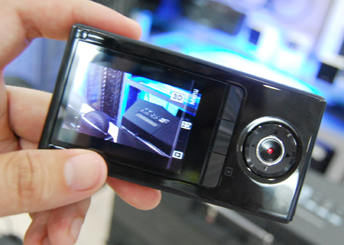 Sony Bloggie 3D thiết kế nhỏ gọn. 