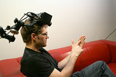 Giao diện iPhone vô hình trên lòng bàn tay