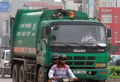 Bấm còi xe quá to bị phạt tới 3 triệu đồng