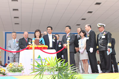 Đặt tên cho tàu chở hàng rời S008 tải trọng 56.000 DWT