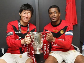 Park Ji-sung và Patrice Evra sẽ có mặt ở Việt Nam