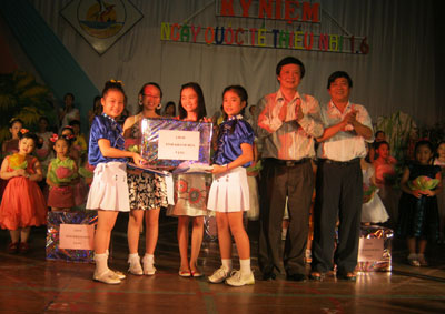 Gần 400 thiếu nhi tham gia kỷ niệm ngày Quốc tế Thiếu nhi 1-6