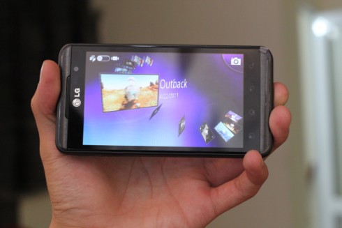 Điện thoại 3D không cần kính của LG về Việt Nam