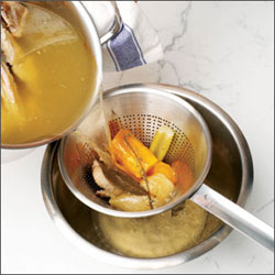 Mách bạn: Mẹo chế biến nước hầm xương ngon