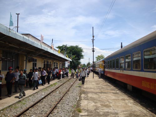 Giảm giá vé tàu cho học sinh đi thi, nhập học