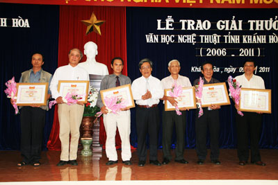 31 tác giả đạt giải