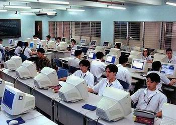 Đẩy mạnh phát triển thương mại điện tử