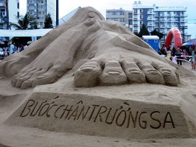 Sand sculpture exhibition: Aspirations for green world