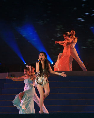 Bế mạc Festival Biển 2011: Niềm vui còn đọng mãi…