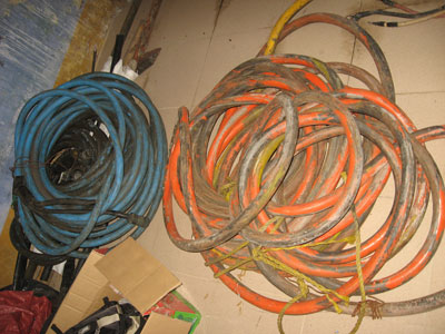 Trộm cắp tài sản của nhà máy, 5 công nhân bị khởi tố