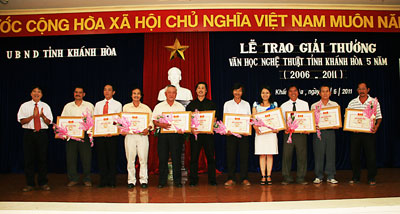 Ghi nhận những đóng góp của đội ngũ văn nghệ sĩ