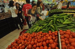 Nhiều mặt hàng thiết yếu ổn định giá