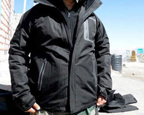 Một mẫu sản phẩm áo khoác ClimaWare phù hợp với mọi loại thời tiết 