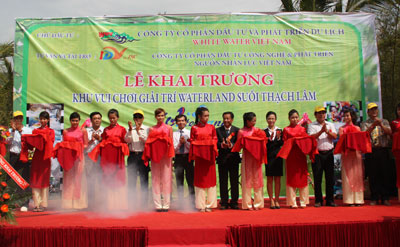 Khai trương Khu du lịch Water Land Suối Thạch Lâm