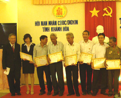 Tặng bằng khen cho 23 cá nhân có thành tích xuất sắc