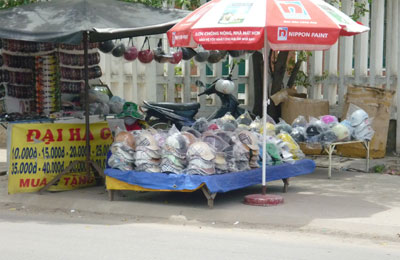 Mũ bảo hiểm “siêu rẻ”: Những hiểm họa khó lường