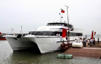 Tàu thuyền chở vượt quá số người quy định bị phạt đến 80 triệu đồng