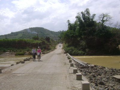 Triển khai thi công cầu vượt lũ Diên Đồng