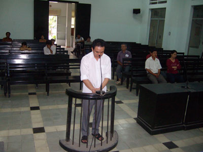 Một “nhạc sĩ” lãnh án 12 năm tù