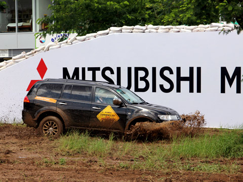 Mitsubishi Pajero Sport có giá trên 870 triệu đồng