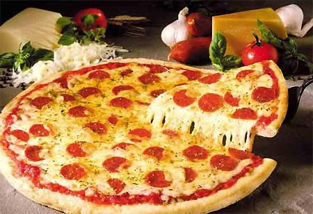 Mách bạn: Làm bánh pizza bằng... chảo