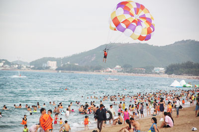 Lập lại trật tự công viên, bãi biển Nha Trang