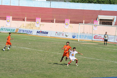 Đội chủ nhà dừng bước