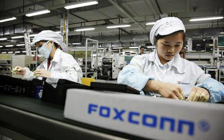 Foxconn thay thế công nhân bằng cả triệu robot