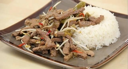 Món ăn: Cơm thịt bò cay - cực nhanh mà vẫn ngon đến lạ