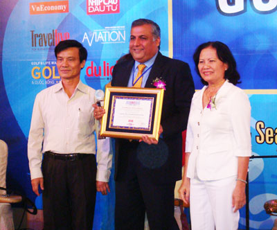 Nhận giải thưởng The Guide 2010 - 2011