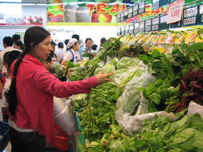 Nông sản gian nan tìm đường vào siêu thị