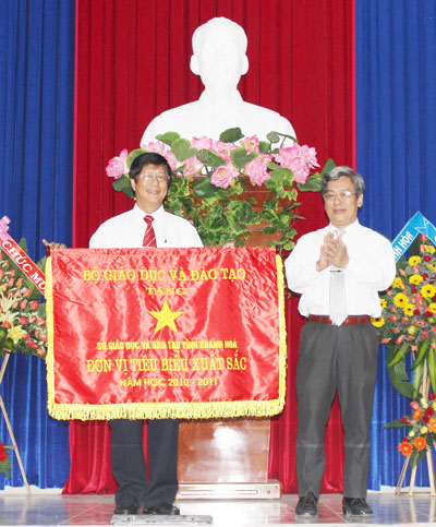 Triển khai nhiệm vụ năm học 2011 - 2012