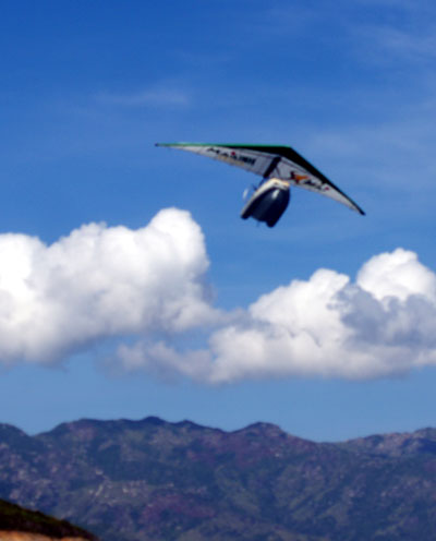 Đưa diều bay có động cơ vào hoạt động