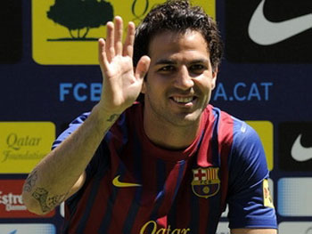 Cần 200 triệu euro để đoạt Fabregas từ tay Barca