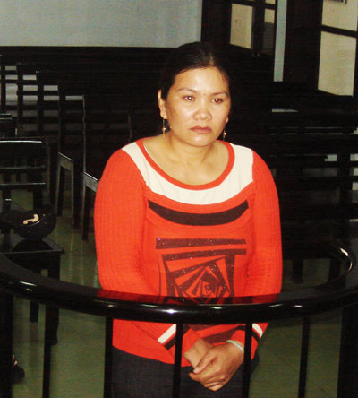 Nhân viên massage kiêm nghề “hai ngón”