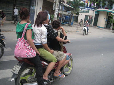 Giải pháp để kiềm chế tai nạn giao thông