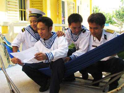 Gửi lời yêu thương tới “miền sóng gió”