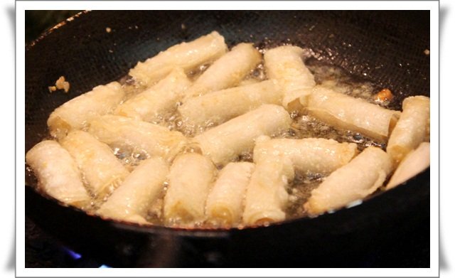 Món ăn: Phở cuốn tôm rán giòn