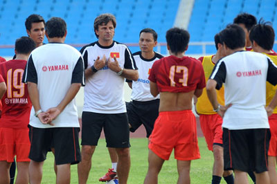 Đội tuyển bóng đá U23 Việt Nam gặp Thái Lan trước SEA Games 26