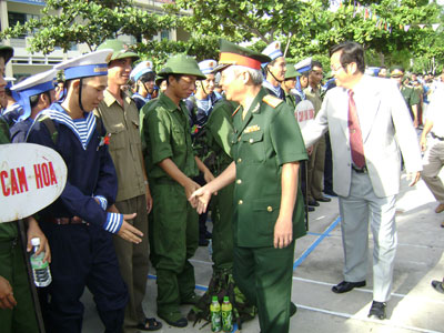 Tưng bừng ngày hội tòng quân