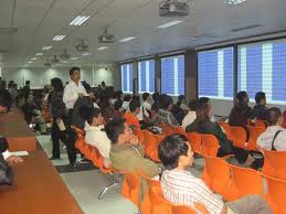 VN-Index vượt mốc 450 điểm