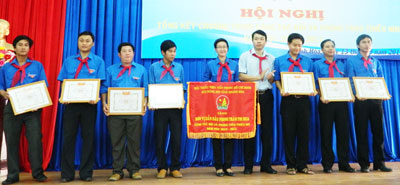 Viết hơn 8.500 lá thư thăm hỏi chiến sĩ Trường Sa