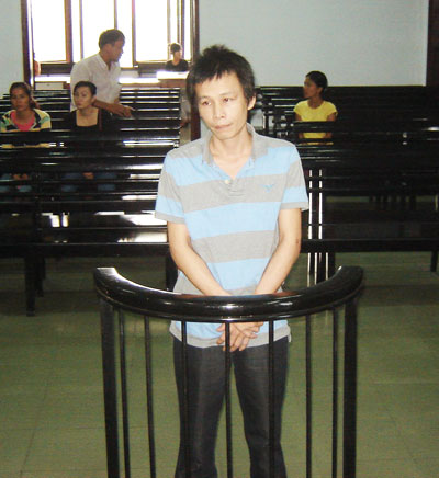 Chịu hơn 3 tháng tù vì chống người thi hành công vụ