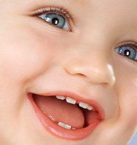 Mách bạn: Giúp bé không còn đau khi mọc răng